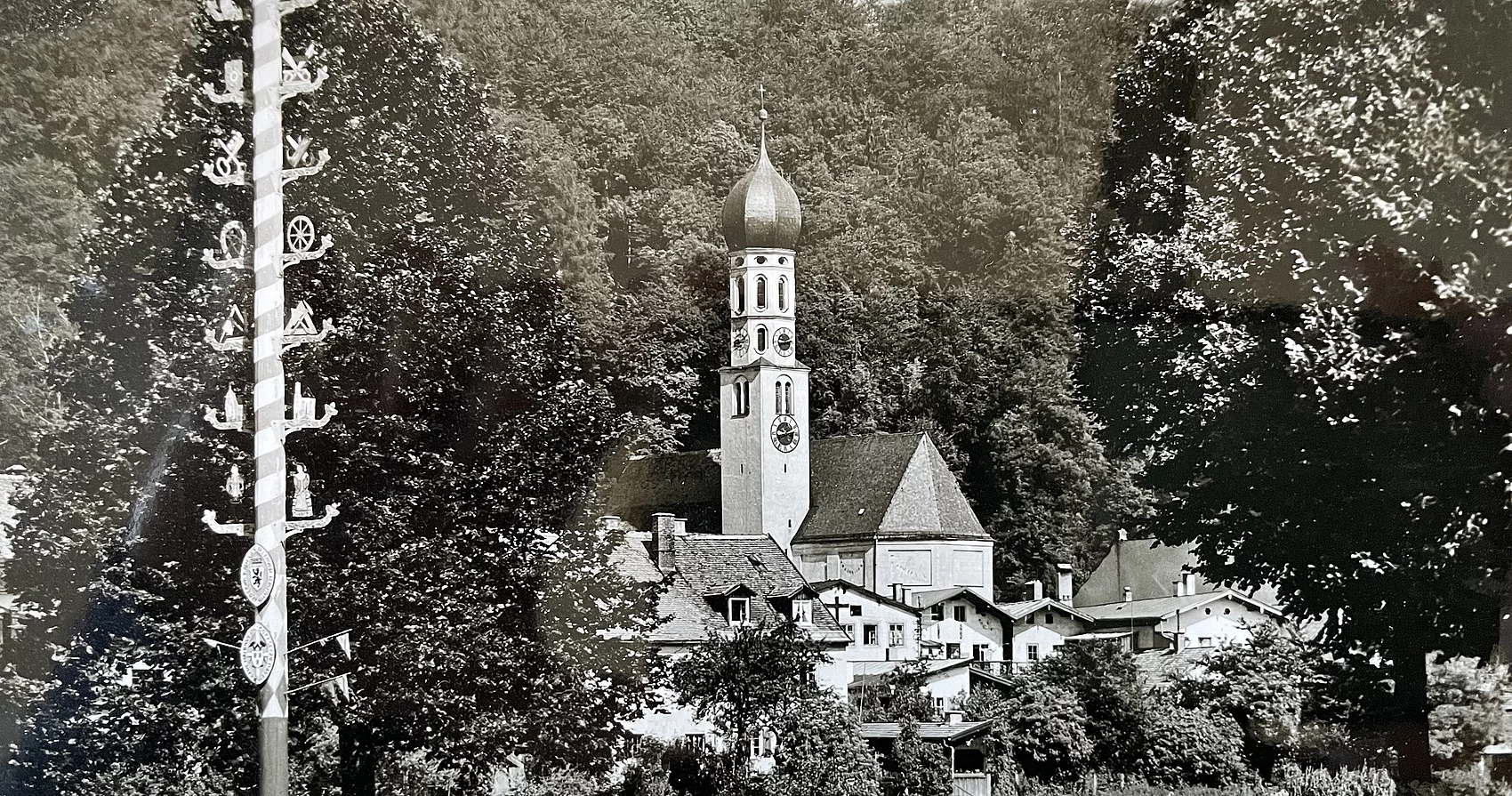 Schwarzweißfotografie, Stadtansicht von der alten Floßlände aus in den 60er Jahren