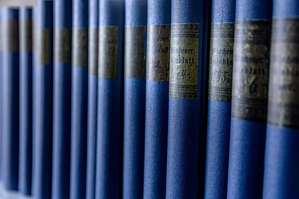 Blaue Buchrücken