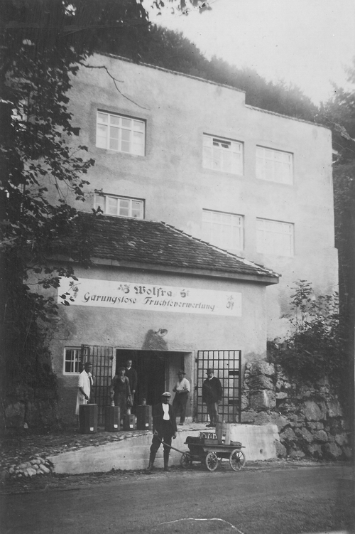 Historisches Bild der Saftfabrik Wolfra